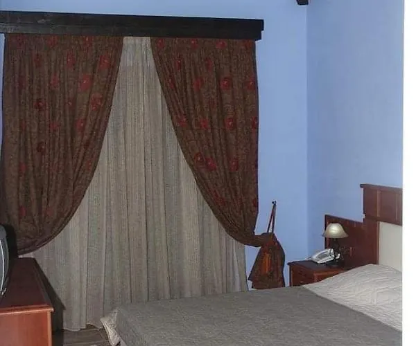 Tsigoura 3* Mikros Prinos