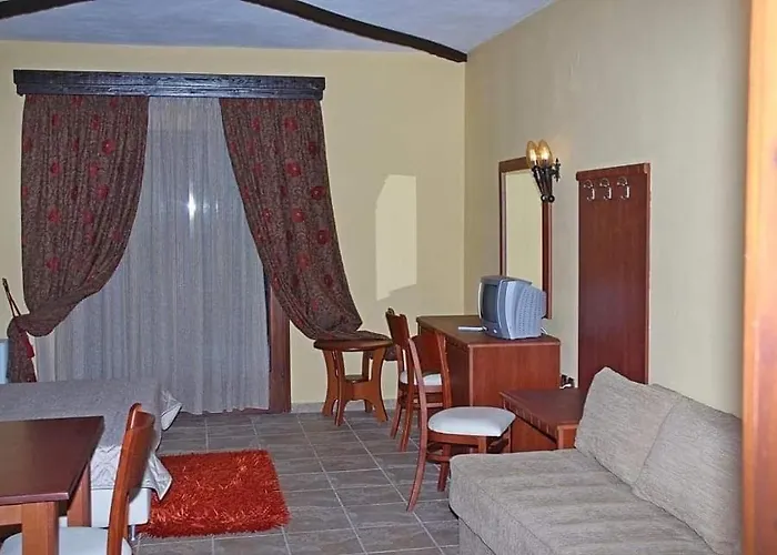Tsigoura Hotel 3*