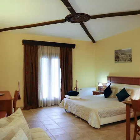 Tsigoura Hotel 3*